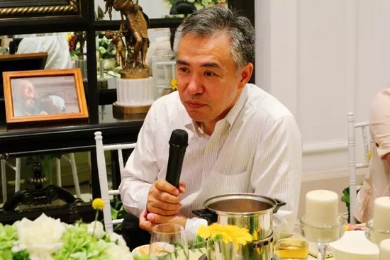就藝術(shù)品投資收藏、人工智能、基因檢測等話題，劉東曉博士一一做了分析講解。