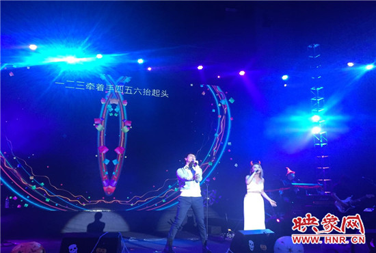 丁當(dāng)現(xiàn)場(chǎng)分享了她的代表曲目，《猜不透》全場(chǎng)大合唱，歌手嚴(yán)爵充分展現(xiàn)創(chuàng)作型歌手的特點(diǎn)。