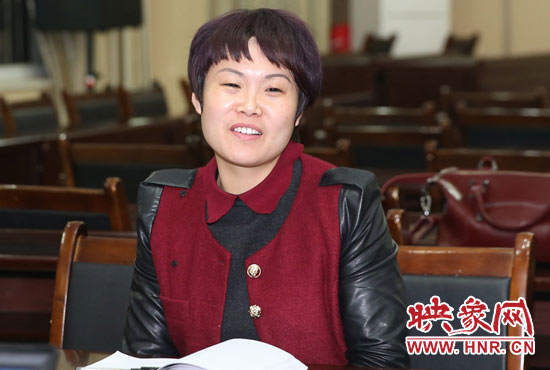 “焦裕祿式好干部”楊艷敏接受采訪(fǎng)。