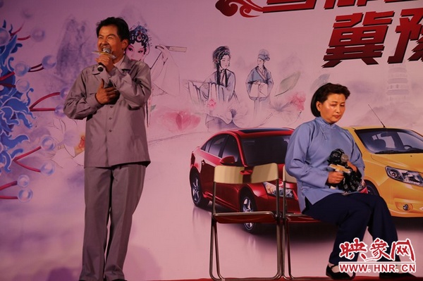 戲曲演員劉海功表演的《月下相會(huì)》經(jīng)典生動(dòng)，詼諧幽默。