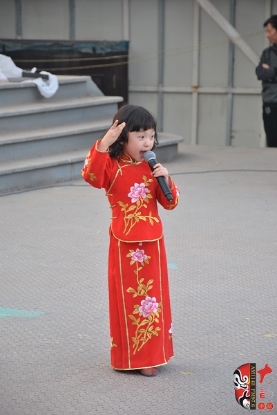 小梅花獎(jiǎng)金獎(jiǎng)獲得者、河南電視臺(tái)《梨園春》明星擂主張楚怡表演《戲曲串燒》