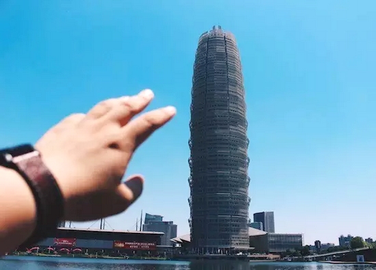 鄭州的新高度，鄭州會展賓館，高280米。