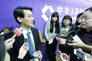 商務(wù)部新聞發(fā)言人表示，月度數(shù)據(jù)出現(xiàn)波動是正常的。