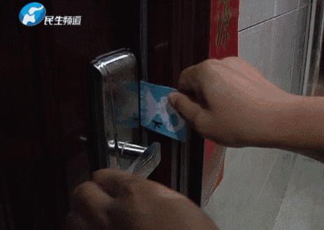 驚！一張卡片秒開防盜門 你家的門還安全嗎？