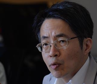 香港明報(bào)前總編劉進(jìn)圖遇襲傷重送醫(yī)警方調(diào)查 香港明報(bào)前總編劉進(jìn)圖遇襲傷重送醫(yī)警方調(diào)查