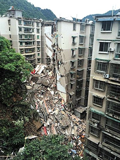  昨日，貴陽(yáng)市云巖區(qū)一棟9層居民樓垮塌，16人失聯(lián)。新華社發(fā)