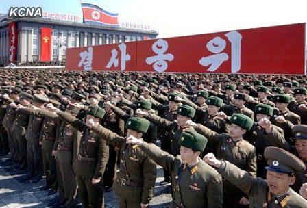 29日，平壤金日成廣場(chǎng)舉行軍民大會(huì)，對(duì)朝鮮人民軍最高司令部聲明表示支持。