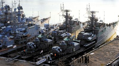4月1日，?？吭诳死锩讈喨咚雇胁柕能娕灒渲幸灿袨蹩颂m海軍軍艦。