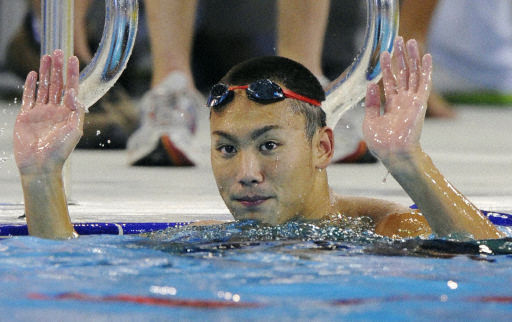 日本著名的游泳選手富田尚彌25歲在參加仁川亞運會期間，偷盜了韓國記者的照相機。