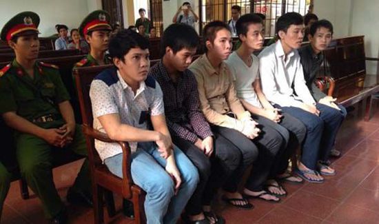 　12月3日，越南邊和市人民法院判處參與反華騷亂的6名罪犯1年至2年6個(gè)月不等的有期徒刑。