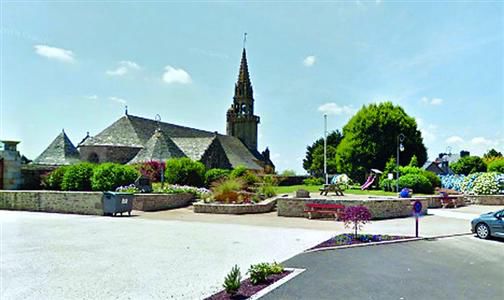 貝里揚村人口不足，歡迎年輕家庭遷居至此；卻對單純尋求投資的商人不感興趣。