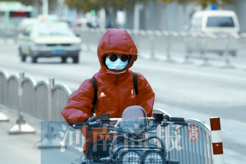 全副武裝，抵抗寒風(fēng)