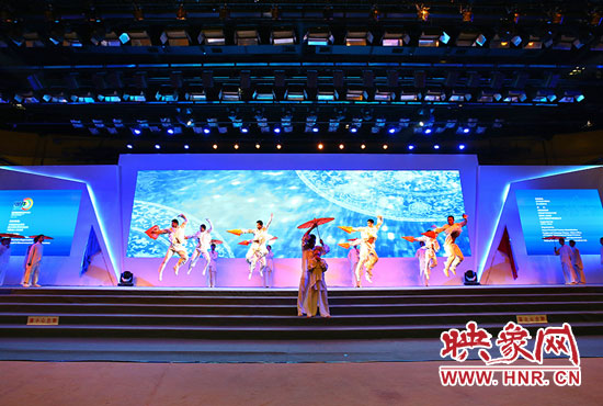 現(xiàn)場(chǎng)表演。