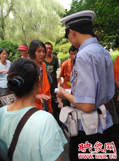 令人憤怒的是，這名老太太竟然報(bào)警說(shuō)“她被環(huán)衛(wèi)工打了”