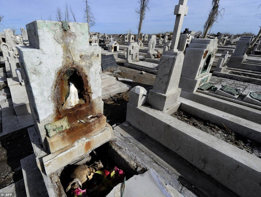 阿根廷一城市被淹25年后重見天日 阿根廷一城市被淹25年后重見天日