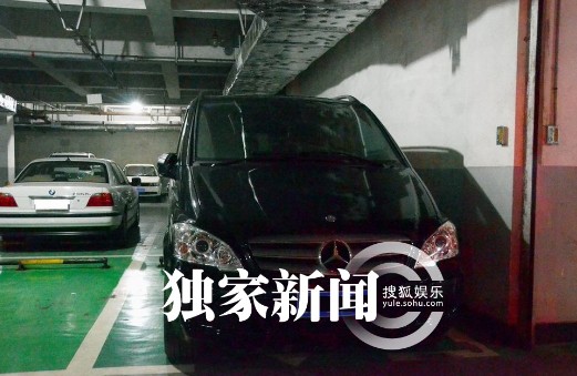 董潔新購(gòu)置的奔馳車(chē)。