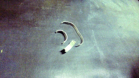 啞男身陷傳銷(xiāo)窩點(diǎn) “命根”被套鋼環(huán)有苦難言