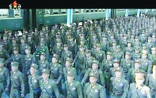 約2萬(wàn)名朝鮮朝鮮人民軍基層軍官近日陸續(xù)抵達(dá)平壤，準(zhǔn)備出席軍方大會(huì)。