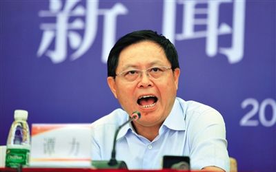 　譚力 男，1955年10月生，漢族，重慶市人，大學(xué)學(xué)歷，有知青經(jīng)歷。2009年3月前，一直在四川工