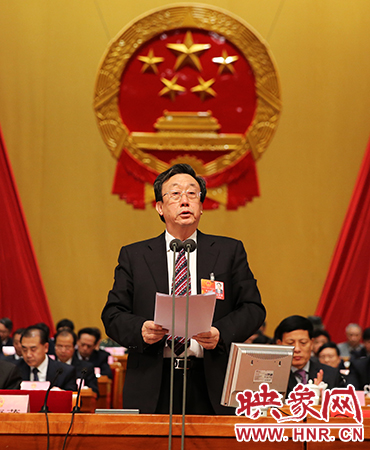 在表決通過(guò)各項(xiàng)決議后，省委書記、省人大常委會(huì)主任郭庚茂作出講話