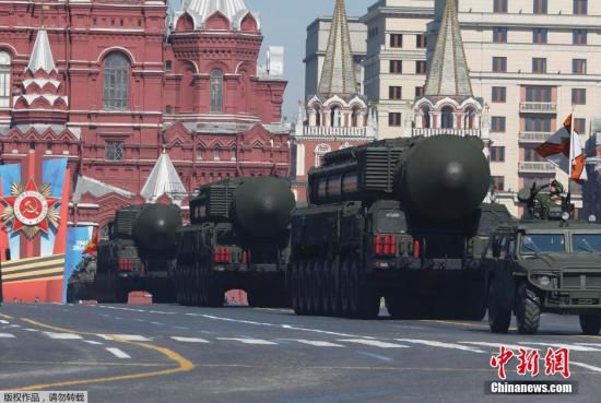 資料圖：2014年5月9日，俄羅斯舉行紀(jì)念衛(wèi)國戰(zhàn)爭勝利69周年的閱兵式，俄羅斯總統(tǒng)普京出席。