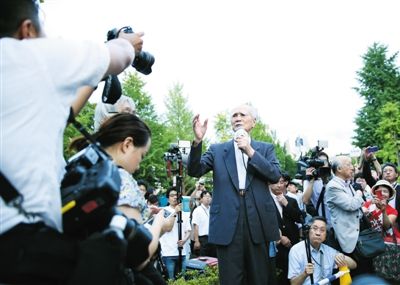 23日，91歲的日本前首相村山富市在東京街頭演講，反對日本政府強行推進安保法案。