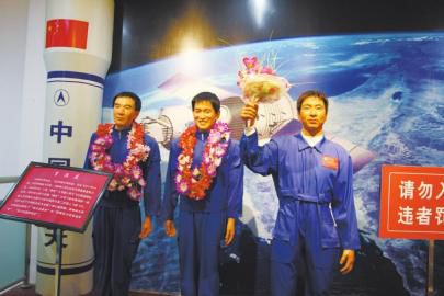 華鎣山“最丑蠟像館”再開(kāi)館部分明星蠟像“改頭換裝”