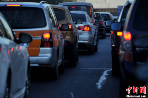 APEC假期結(jié)束 北京早高峰道路擁堵 APEC假期結(jié)束 北京早高峰道路擁堵