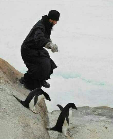 戰(zhàn)斗民族:牧師會(huì)開光能打槍懂賣萌 戰(zhàn)斗民族:牧師會(huì)開光能打槍懂賣萌