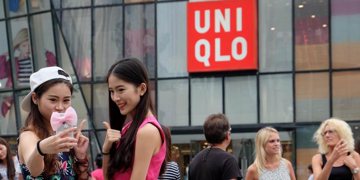 北京市民三里屯優(yōu)衣庫扎堆拍照 北京市民三里屯優(yōu)衣庫扎堆拍照