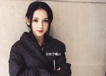 國民老公王思聰?shù)木p聞女友張予曦，93年