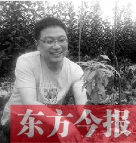鄢陵人裴飛對(duì)經(jīng)營花卉有著自己的一本生意經(jīng) 受訪者供圖