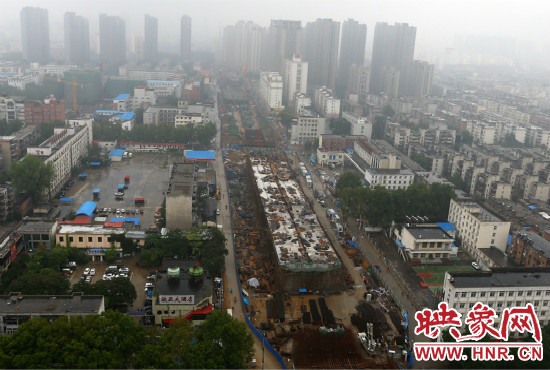 明年春節(jié)前高架橋部分道路將建成通車(chē)。