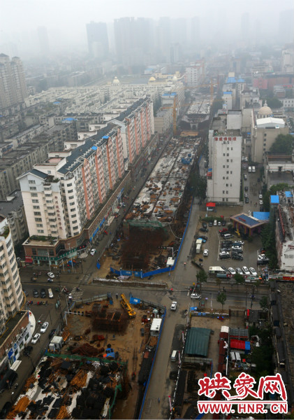隴海路高架橋已雛形顯現(xiàn)。