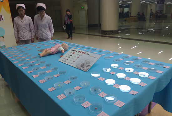 鄭州市兒童醫(yī)院舉行的首屆兒童氣道、食道異物展