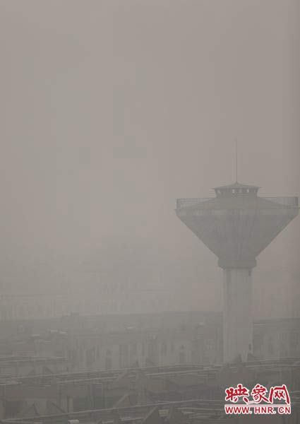 遠(yuǎn)處灰蒙蒙一片 遠(yuǎn)處灰蒙蒙一片