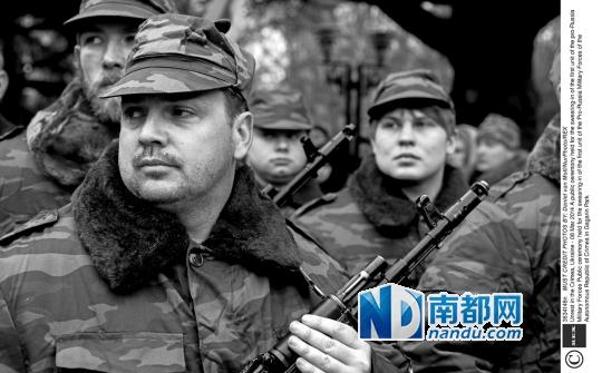 9日，烏克蘭克里米亞自治共和國(guó)的親俄武裝士兵舉行宣誓儀式。