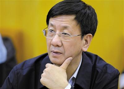 昨日，最高檢檢察長曹建明在遼寧團(tuán)參加“兩高”報(bào)告分組審議。記者 陳杰 攝