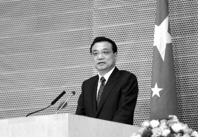 當(dāng)?shù)貢r間5月5日，國務(wù)院總理李克強在非盟會議中心發(fā)表演講。圖/中國政府網(wǎng)