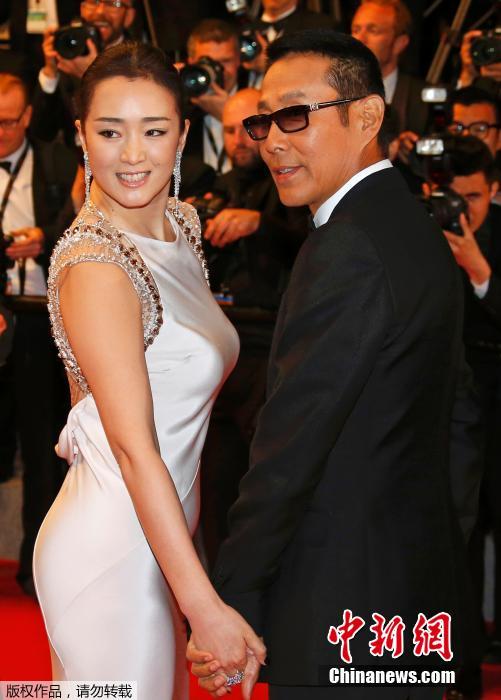 《歸來(lái)》戛納首映 兩代謀女郎紅毯PK 《歸來(lái)》戛納首映 兩代謀女郎紅毯PK