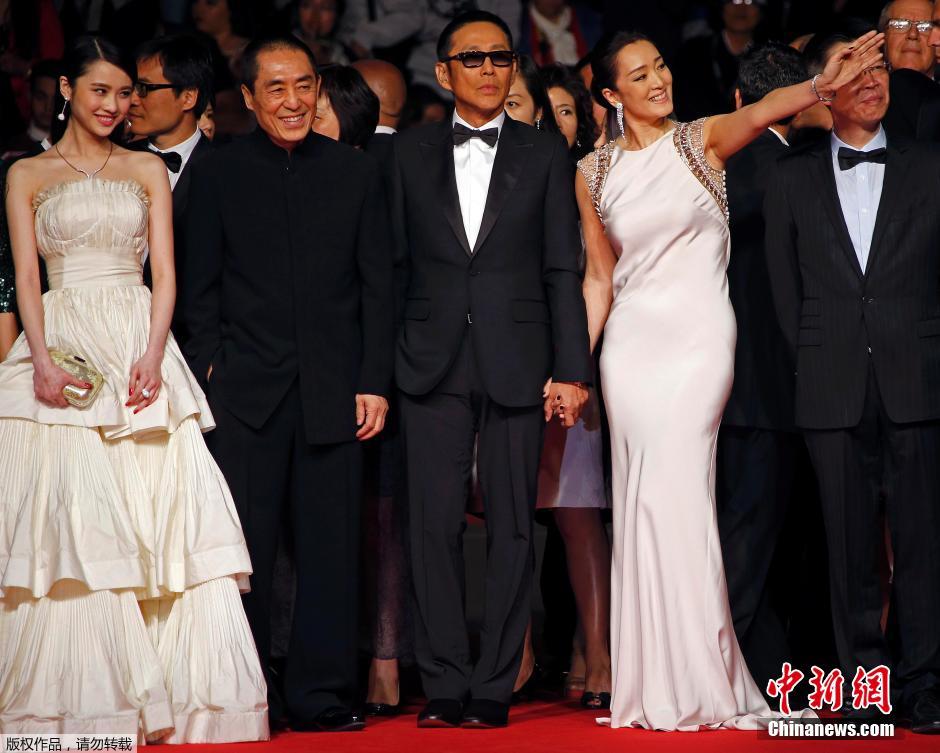 《歸來(lái)》戛納首映 兩代謀女郎紅毯PK 《歸來(lái)》戛納首映 兩代謀女郎紅毯PK