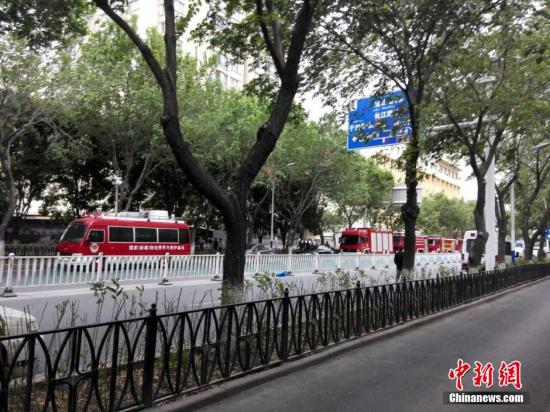 5月22日7時50分許，烏魯木齊市沙依巴克區(qū)公園北街早市發(fā)生一起爆炸案，造成人員傷亡。