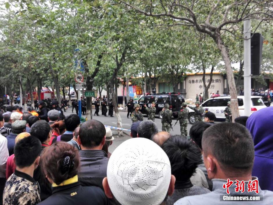 自治區(qū)和烏魯木齊市有關(guān)部門迅速處置，傷員已全部送往醫(yī)院救治。
