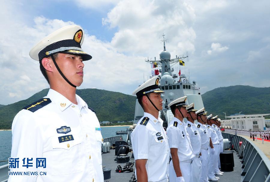 6月9日，在三亞某軍港，?？谂灩俦谂烎剂嘘?duì)。