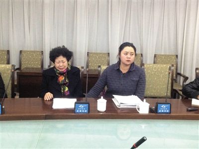 昨晚，馬超群母親張桂英在秦皇島舉行新聞發(fā)布會(huì)。