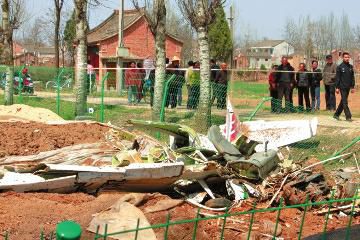 陜西小飛機墜毀教練和學員遇難 沒裝整機降落傘 陜西小飛機墜毀教練和學員遇難 沒裝整機降落傘