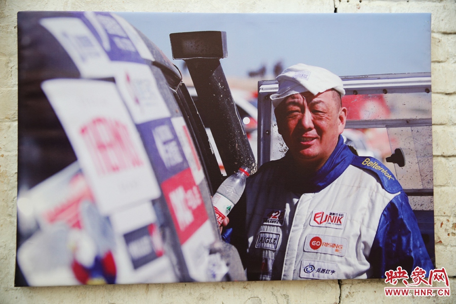賽車的世界、更是男人的世界。圖為部分參展攝影作品。