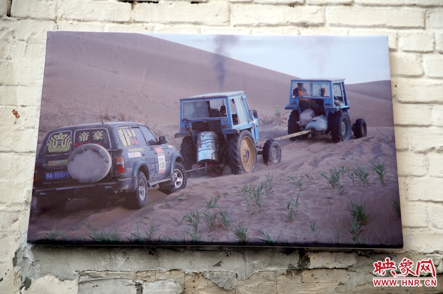賽車的世界、更是男人的世界。圖為部分參展攝影作品。