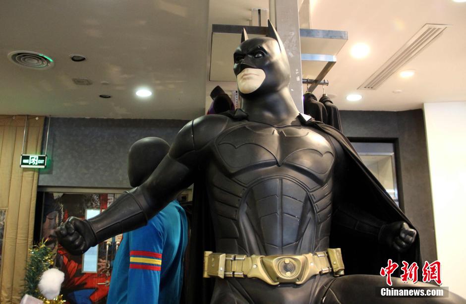 內(nèi)地動(dòng)漫熱經(jīng)久不衰 蝙蝠俠系列現(xiàn)西安一商場(chǎng) 內(nèi)地動(dòng)漫熱經(jīng)久不衰 蝙蝠俠系列現(xiàn)西安一商場(chǎng)