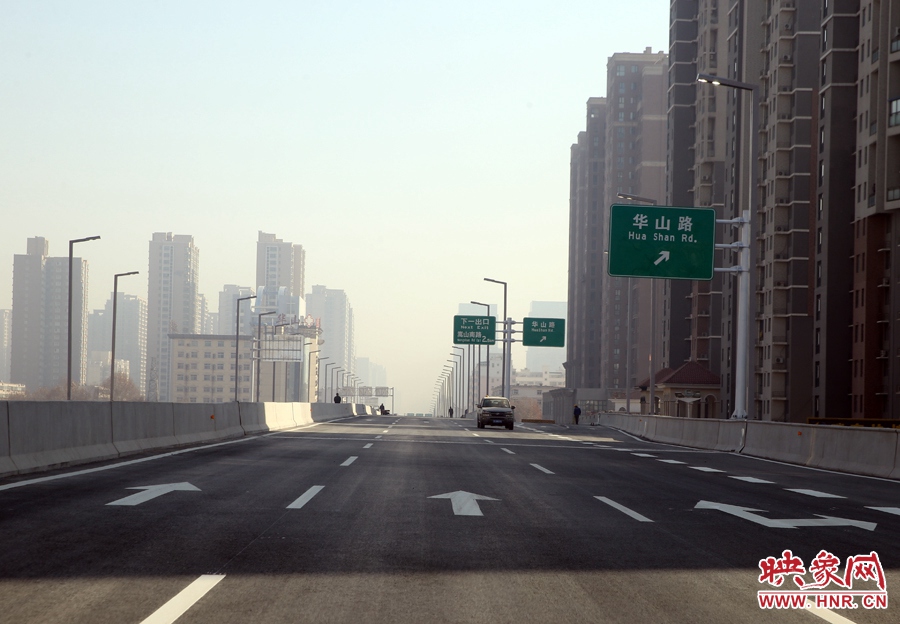 嵩山南路方向，華山路出口。